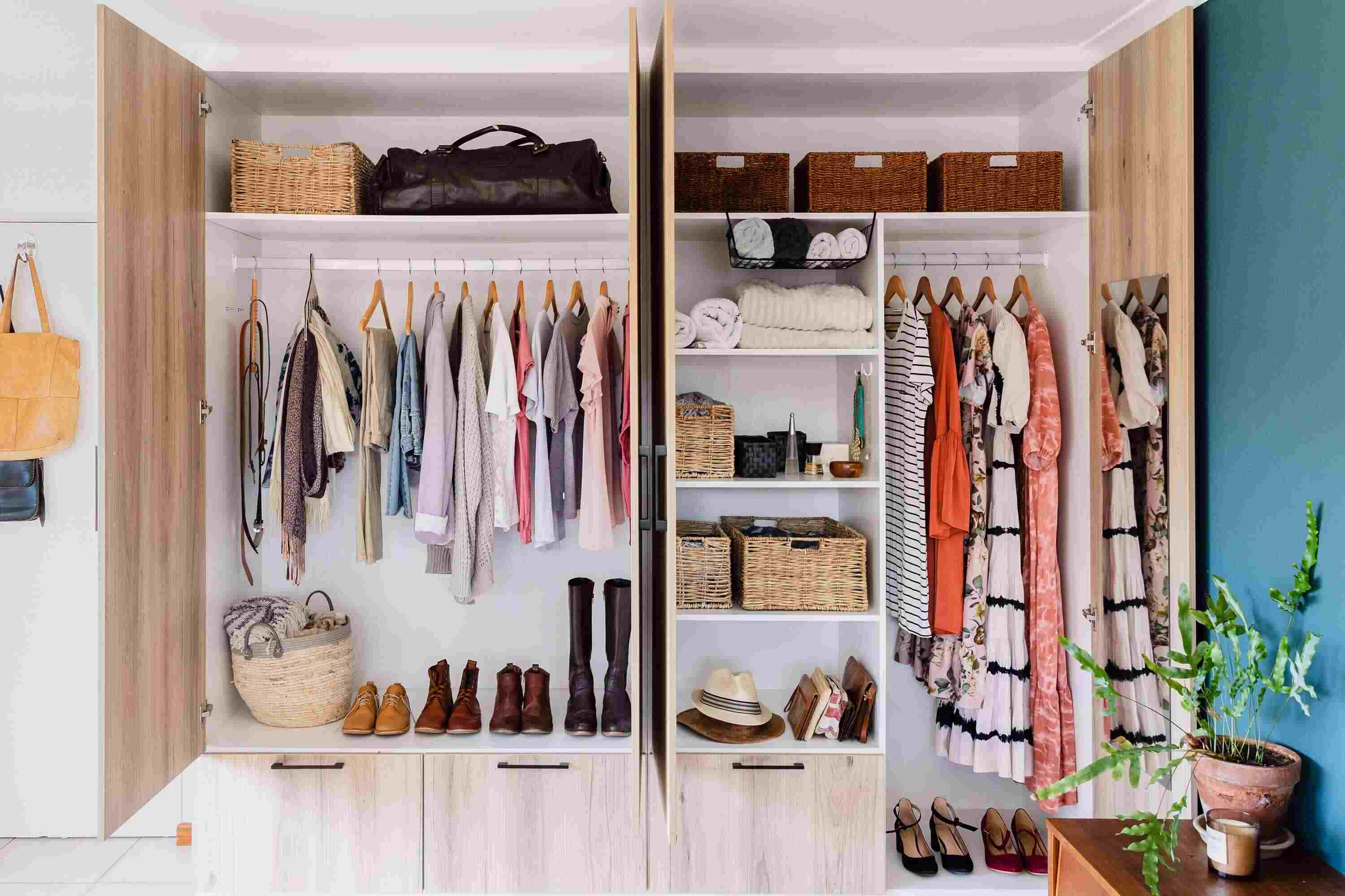 How To Store Dresses