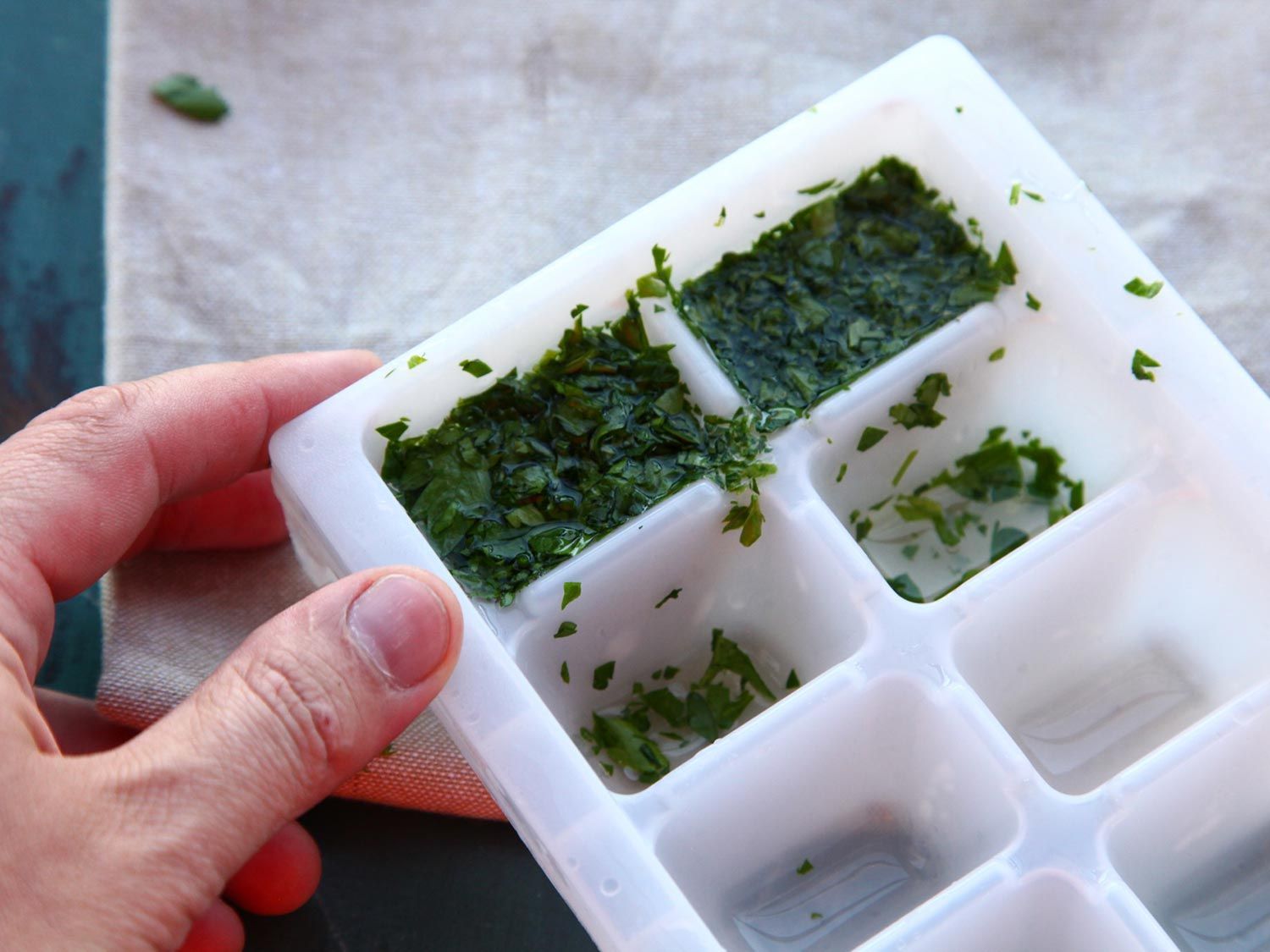 How To Store Fresh Basil In The Freezer