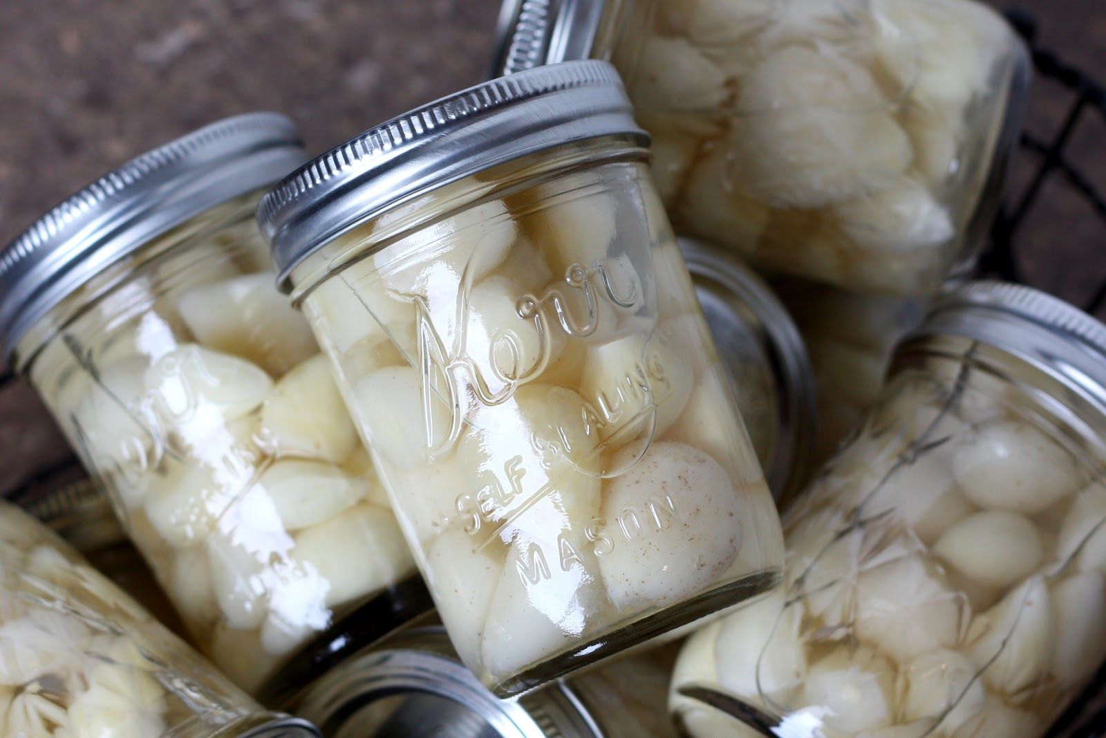 How To Store Garlic Oil