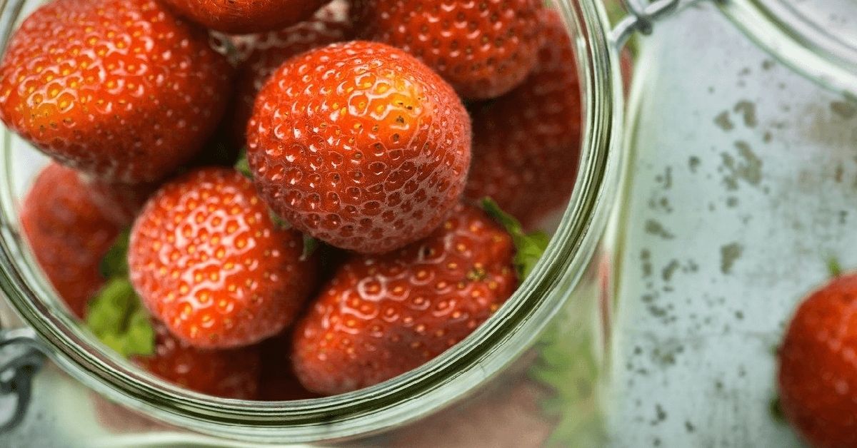 How To Store Strawberries In Glass Jars