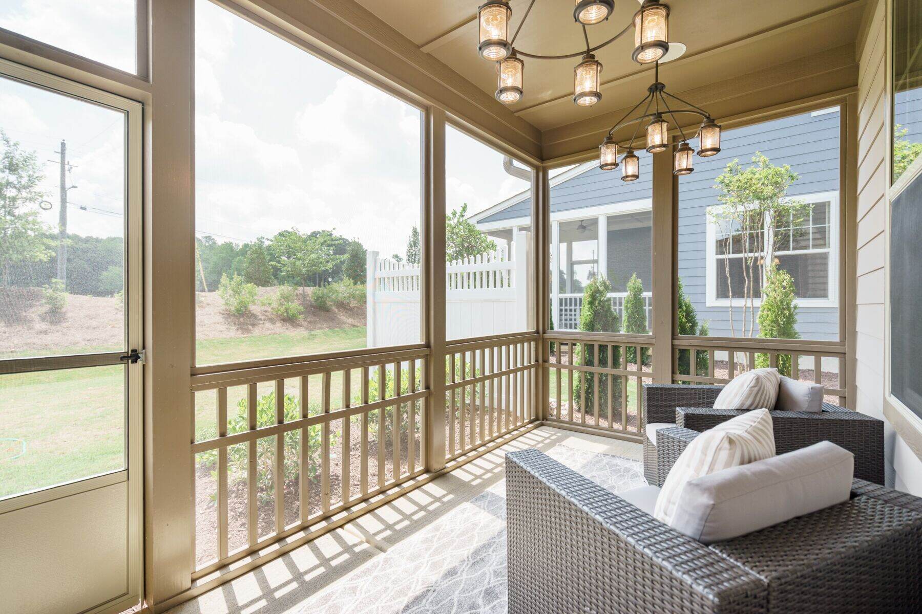 How To Winterize A Screened-In Porch