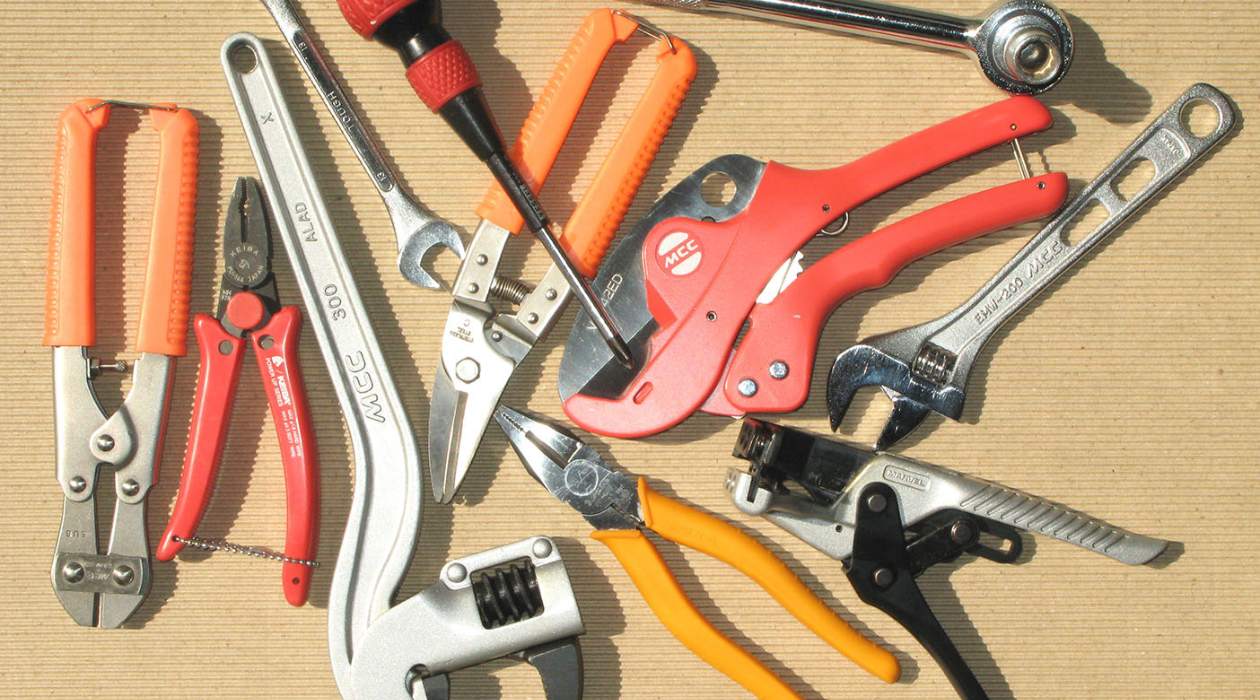 Safety Precautions To Note When Working With Hand Tools