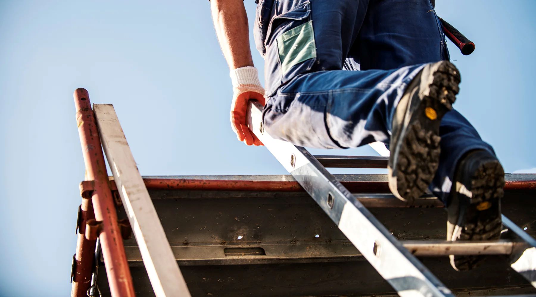 What Are The OSHA Safety Standards When Using A Ladder?