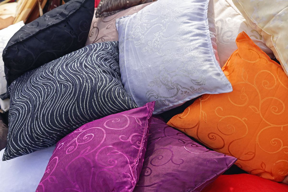 What Can I Do With Old Used Pillows at Summer Alfred blog