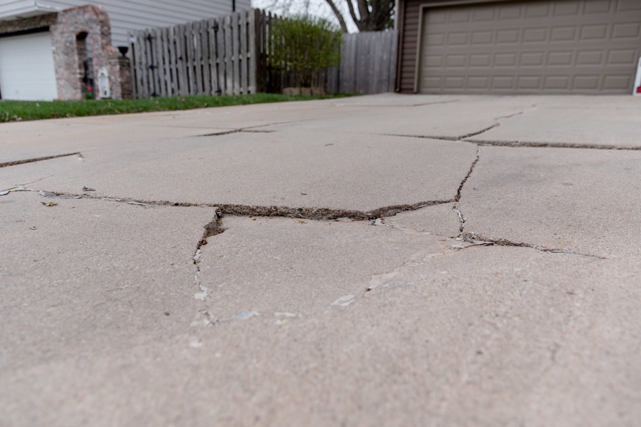 What Causes Cracks In Driveway