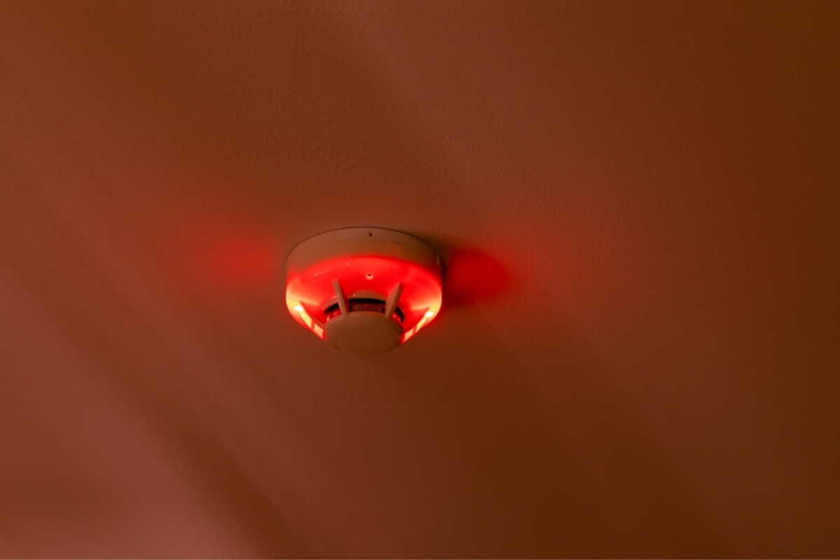 What Does A Flashing Red Light On A Smoke Detector Mean?