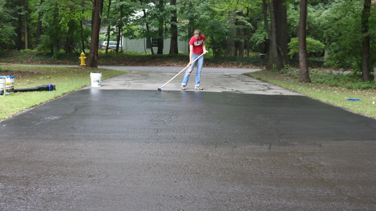 What Does Sealing A Driveway Do