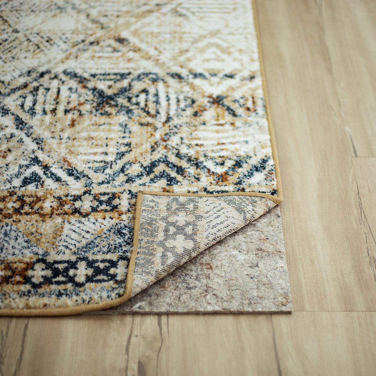 Which Rugs and Mats Won't Stain Vinyl Plank Flooring? » The Money Pit