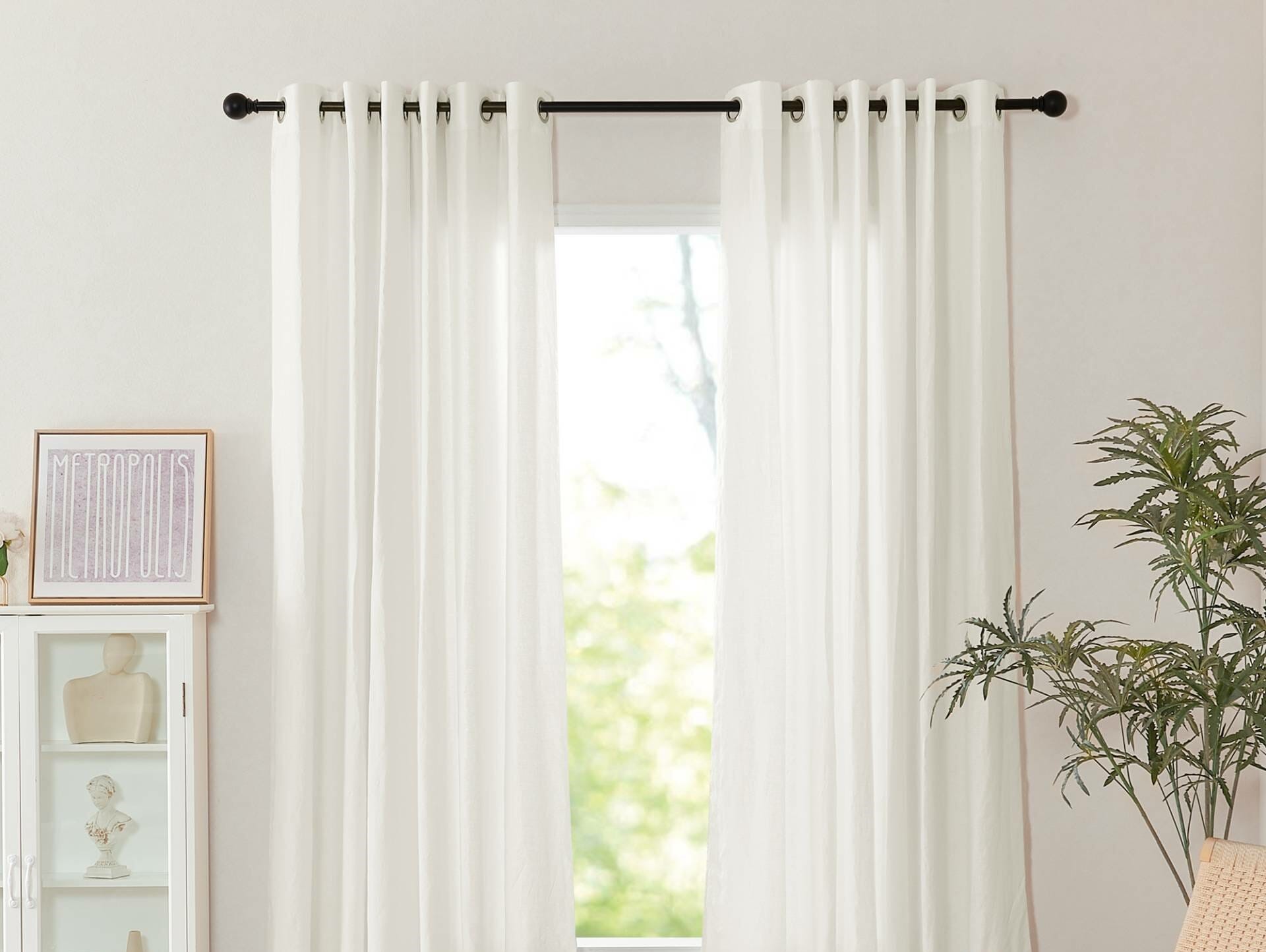 What Should be the Curtain Rod Color for White Curtains