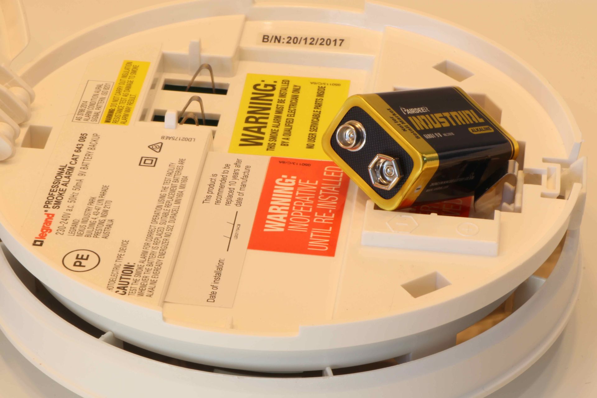 What Type Of Battery Does A Smoke Detector Use?