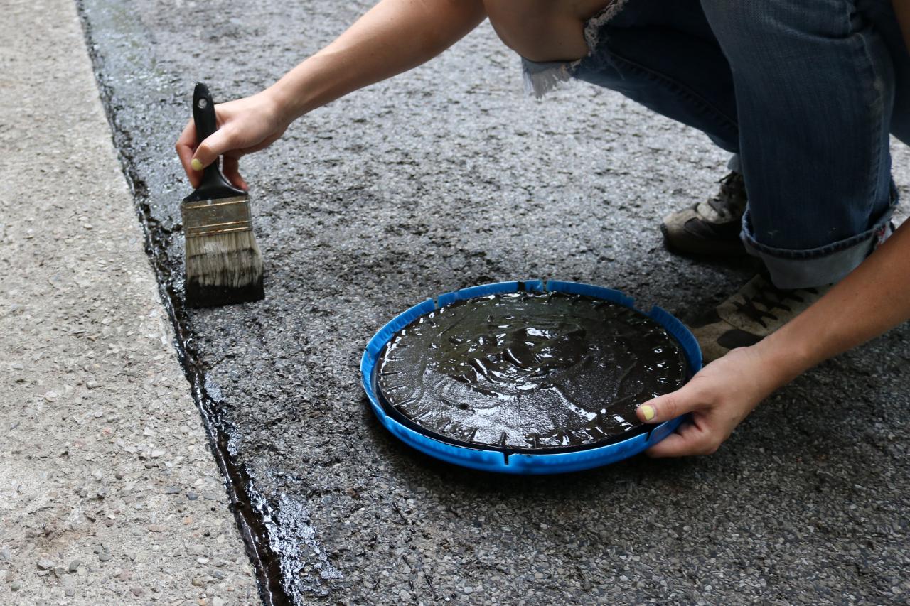 Which Is Better: Oil Or Water Based Driveway Sealer?