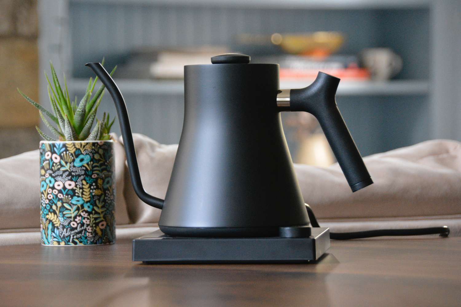 https://storables.com/wp-content/uploads/2023/11/13-best-stagg-electric-kettle-for-2023-1700125527.jpg