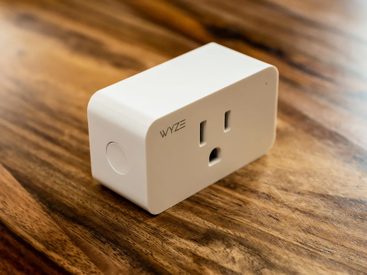 Wyze Plug 2.4GHz WiFi Smart Plug - Works with Alexa / Google Assistant