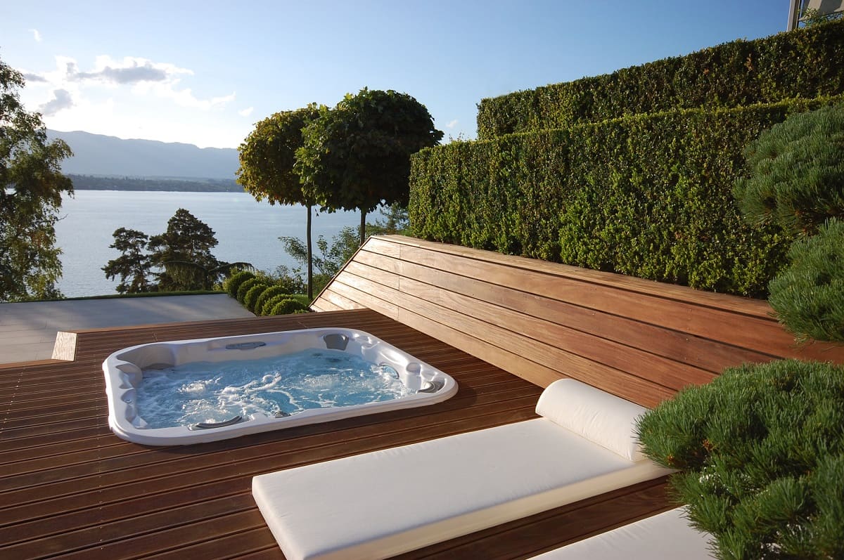 8 Best Outdoor Hot Tub For 2024
