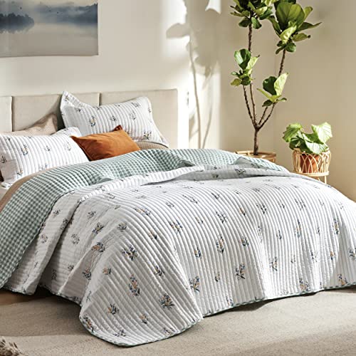 Bedsure Twin Quilt Set Dorm Bedding - Lightweight Floral Summer Quilt Twin Extra Long, Green and White Plaid Botanical Bedspread, Reversible Microfiber Coverlet for All Seasons (68"x86")