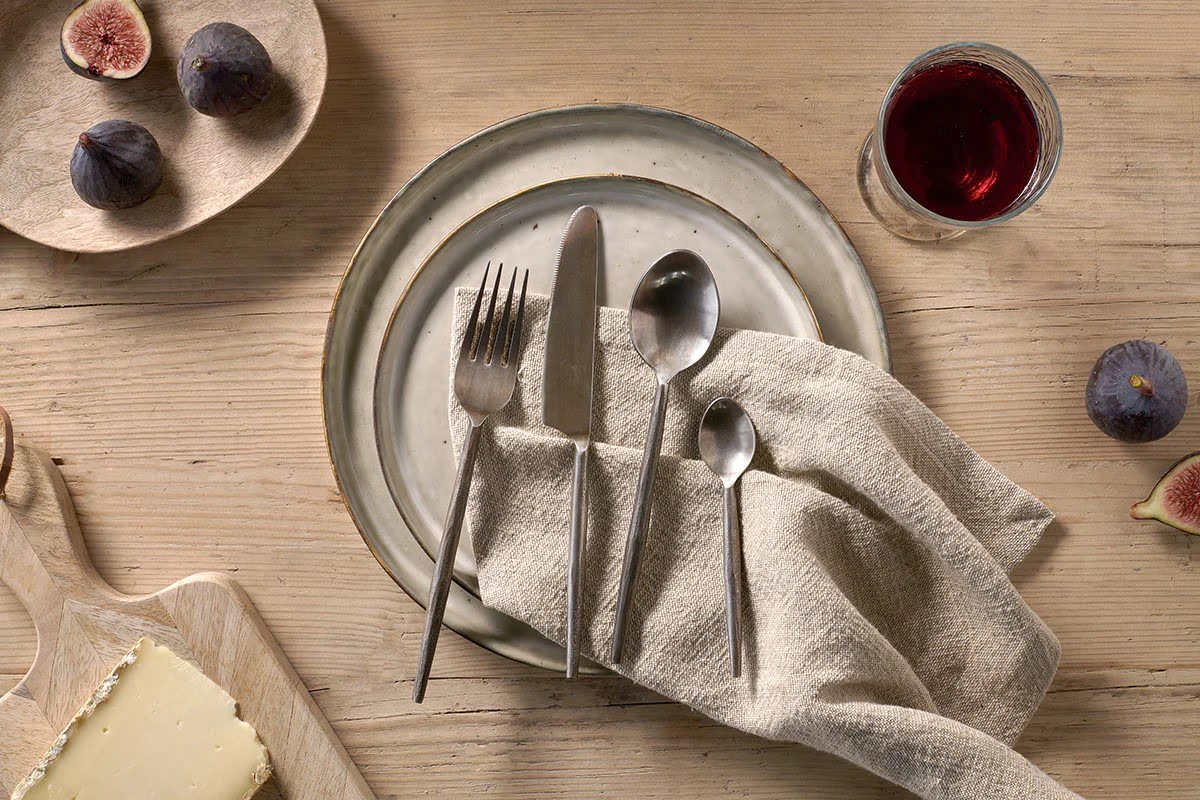 Best Practices For Handling Tableware