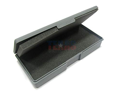 Chessex Small Figure Carrying Case - 14 Figure Capacity