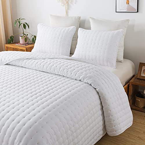 Cozy White Queen Size Quilt Bedding Sets