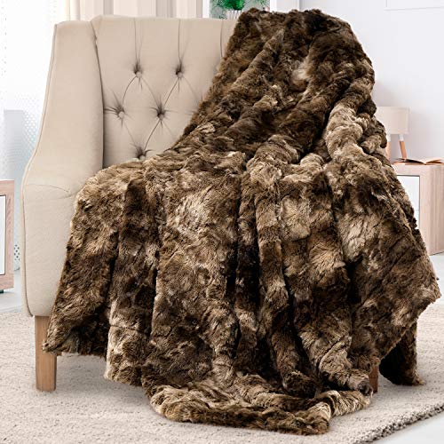 Everlasting Comfort Plush Faux Fur Throw Blanket for Couch (Chocolate)