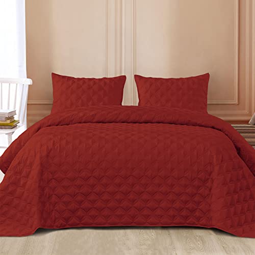 Exclusivo Mezcla Red Quilt Set - Soft and Stylish Bedding for All Seasons