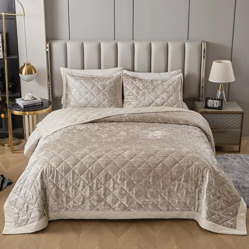 Fashionable and Luxurious Velvet Quilt Set