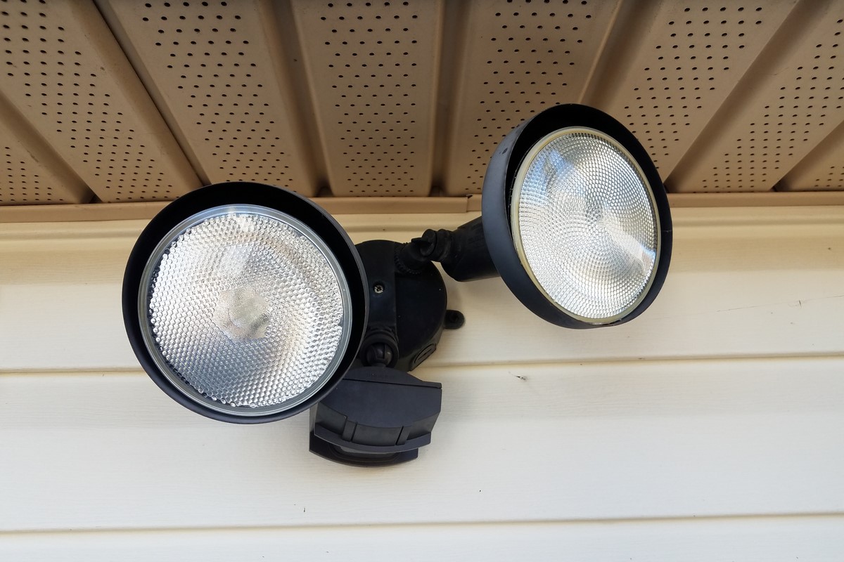 How Does Motion Detector Light Good For Security?