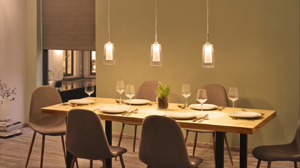 How High Should A Light Be Positioned Above A Dining Table?