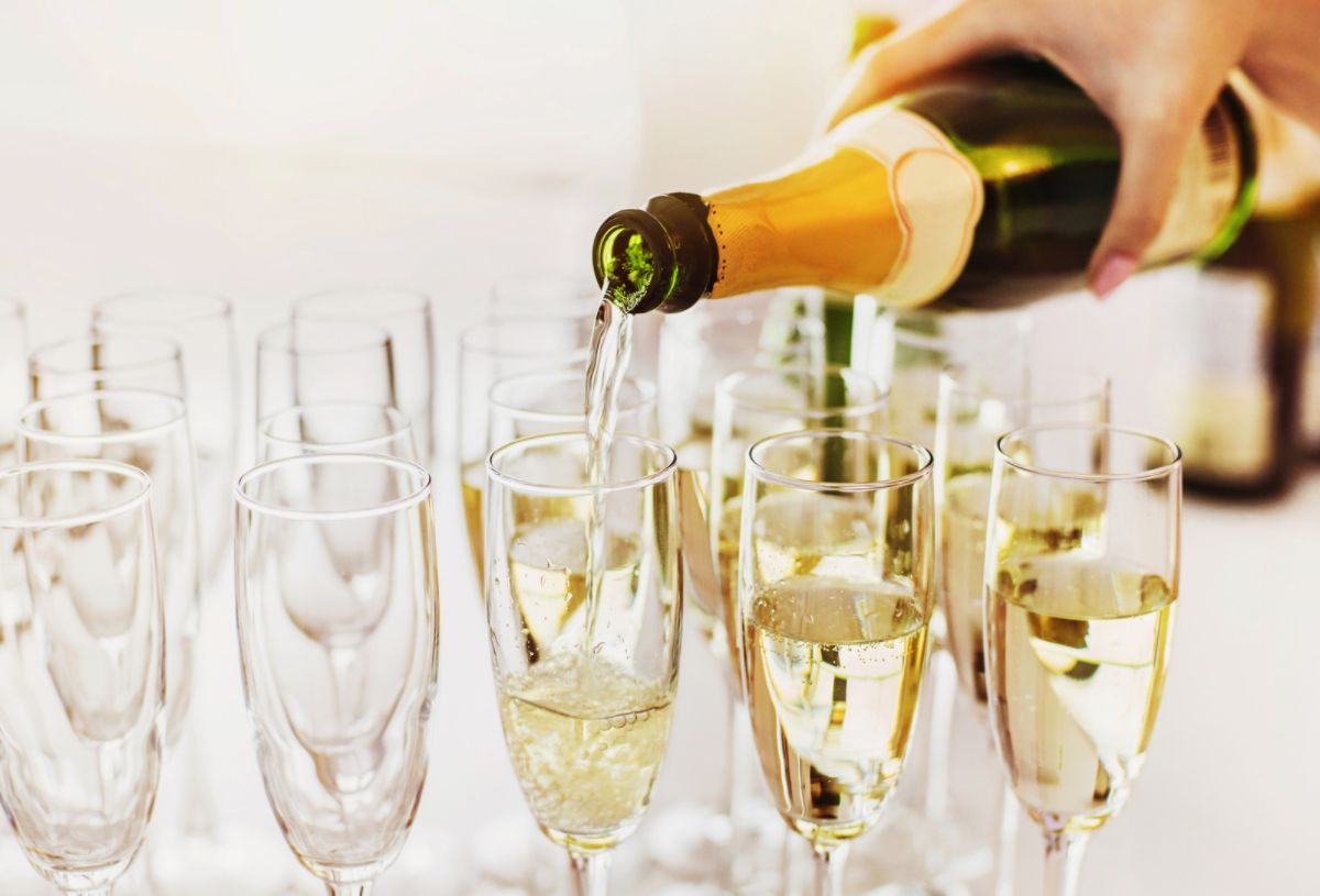 How Many Champagne Flutes In A Bottle?