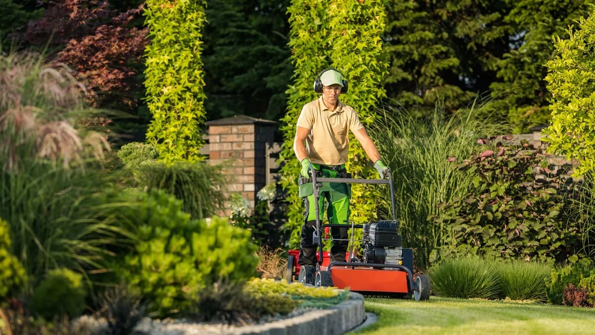 How Much Does Licensing And Bonding Cost For A Lawn Care Business