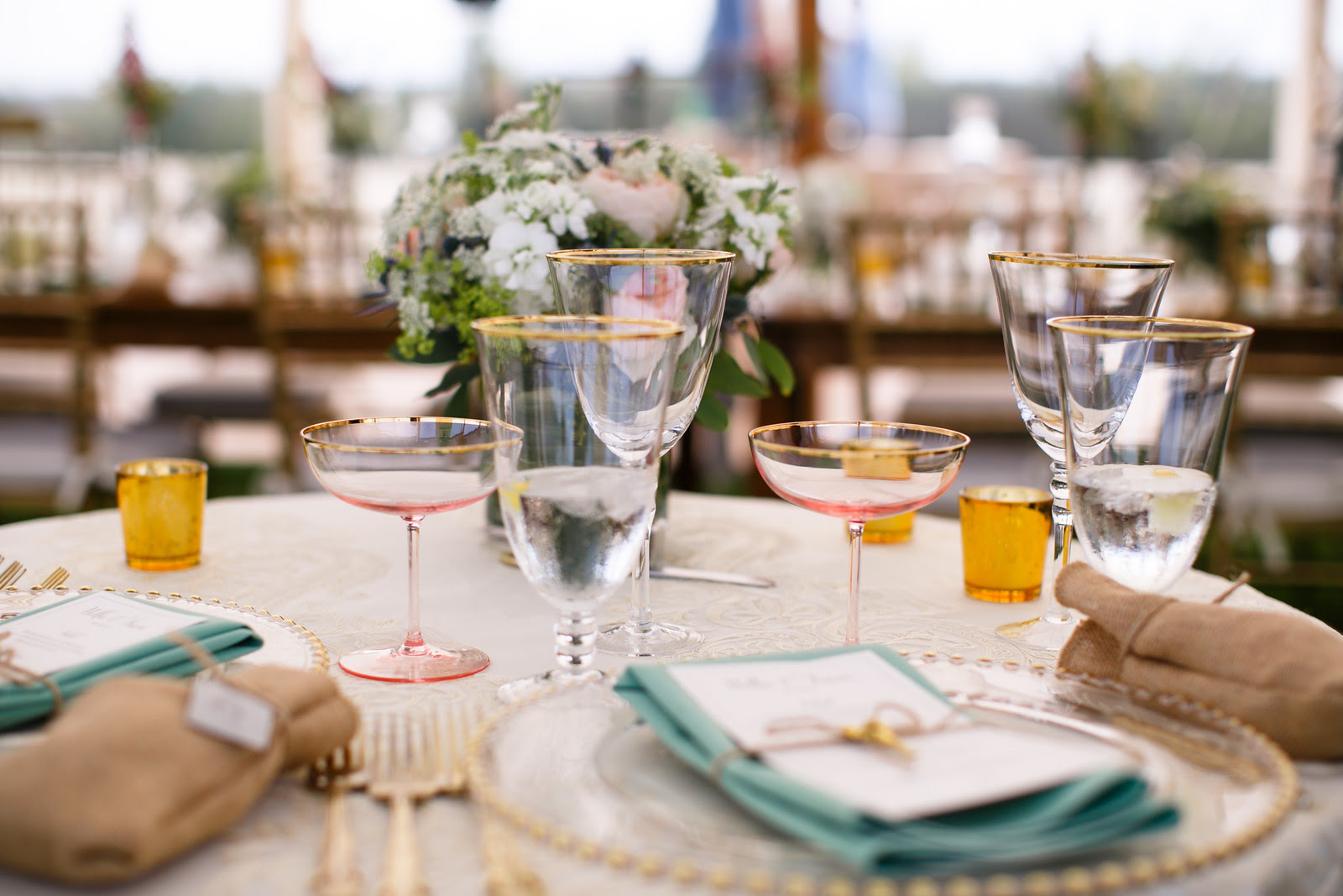 How Much Glassware Is Needed For A Wedding