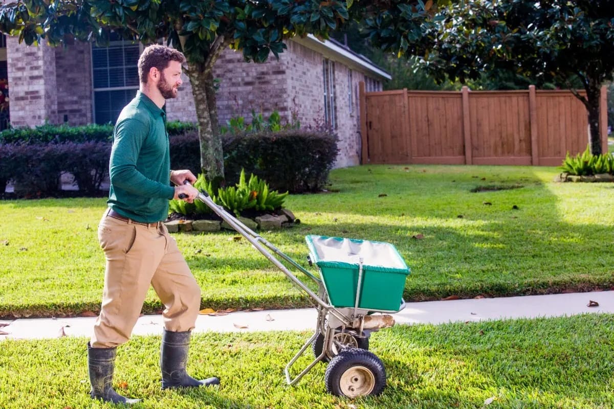 How Much To Tip A Lawn Care Worker