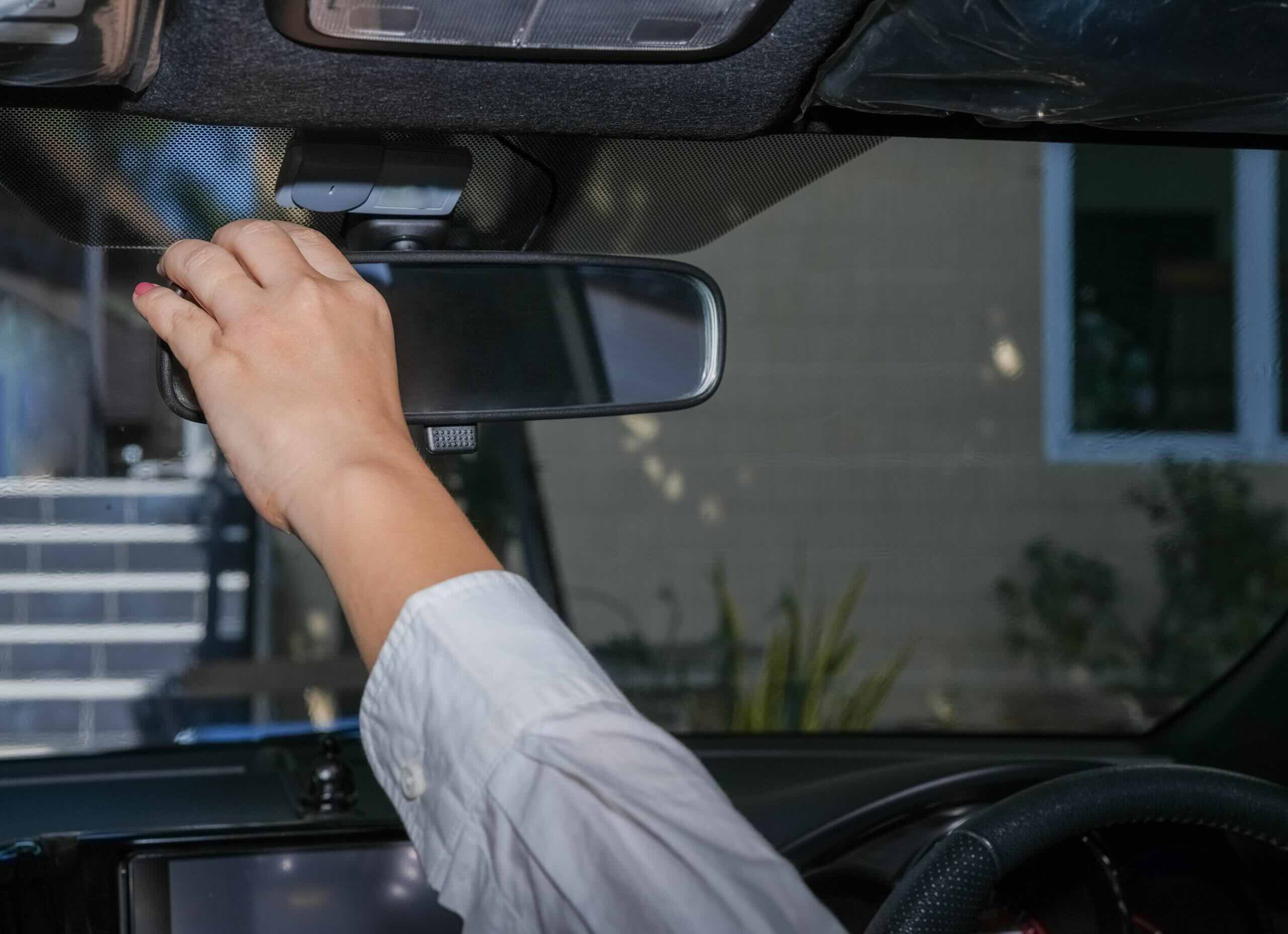 How Often To Check Mirrors While Driving