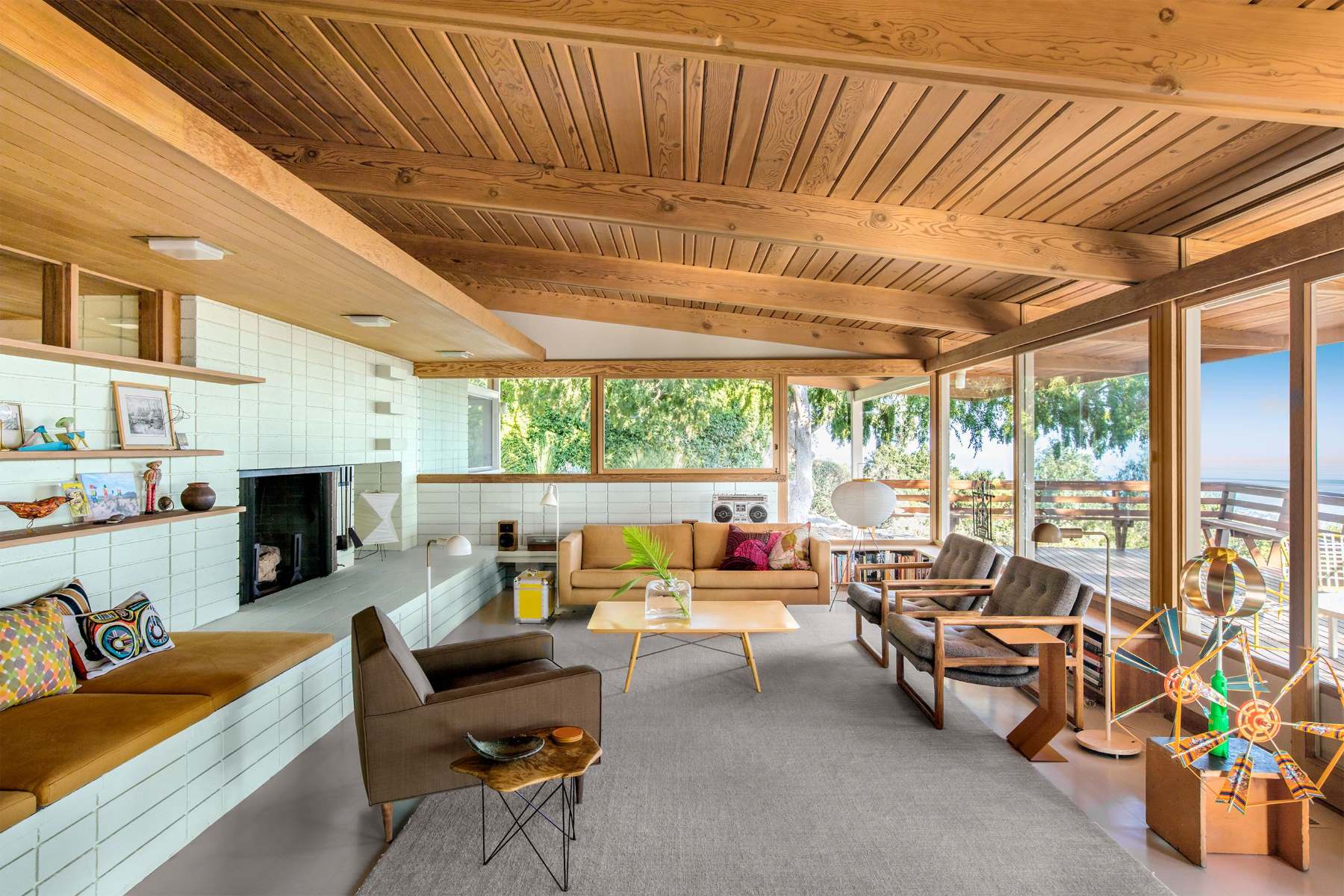 How To Add Mid-Century Styling To Design House