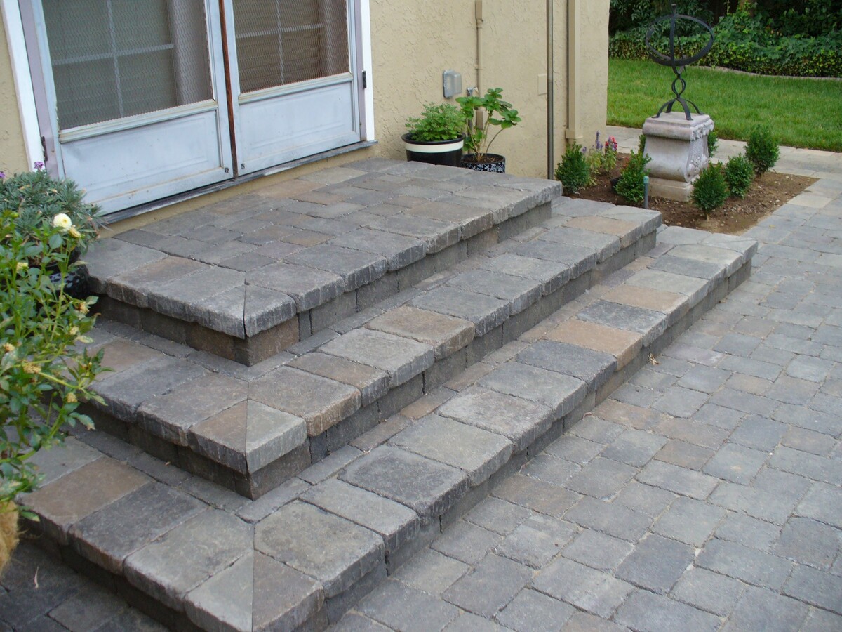 How To Build Patio Steps From Pavers