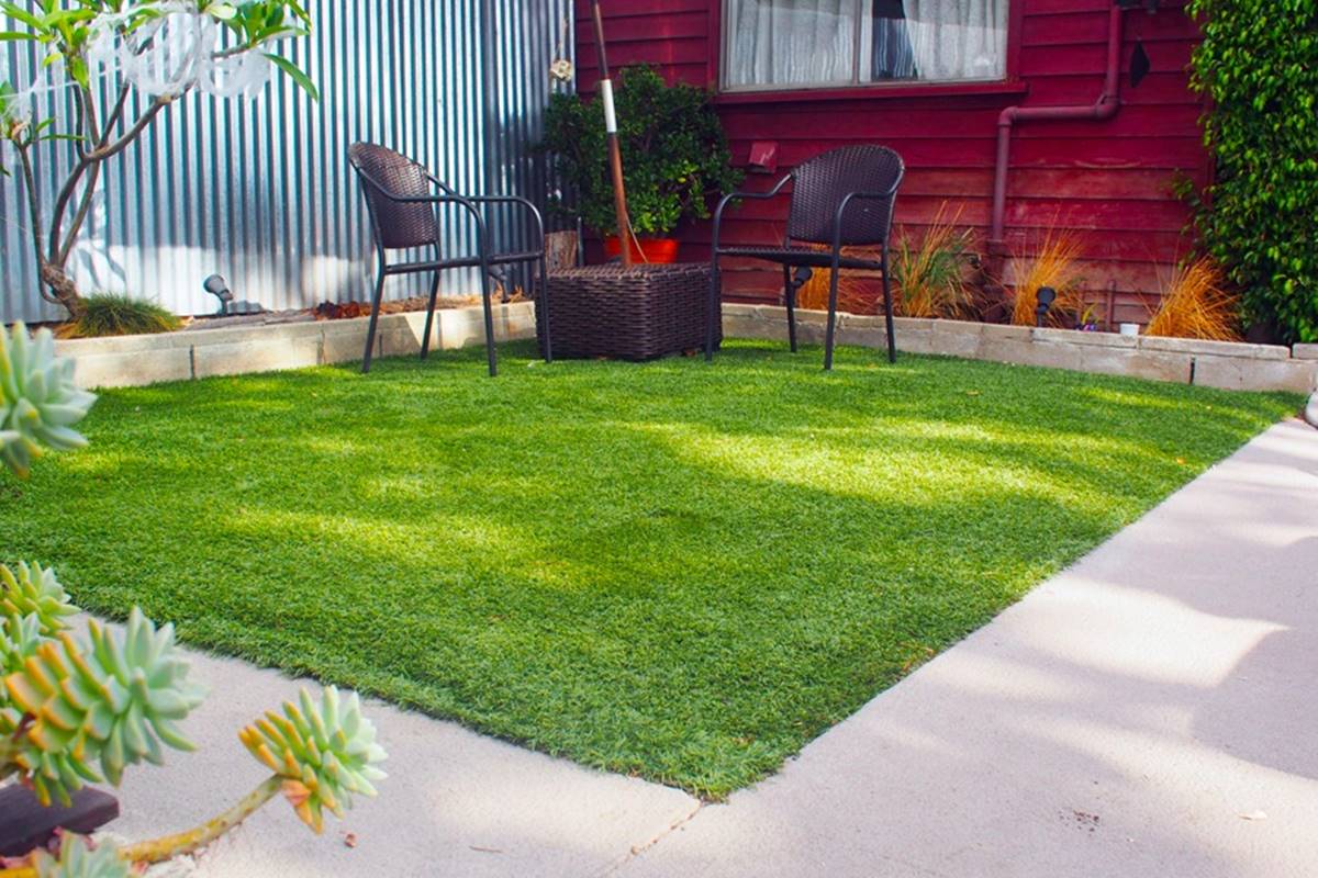 How To Choose Synthetic Grass