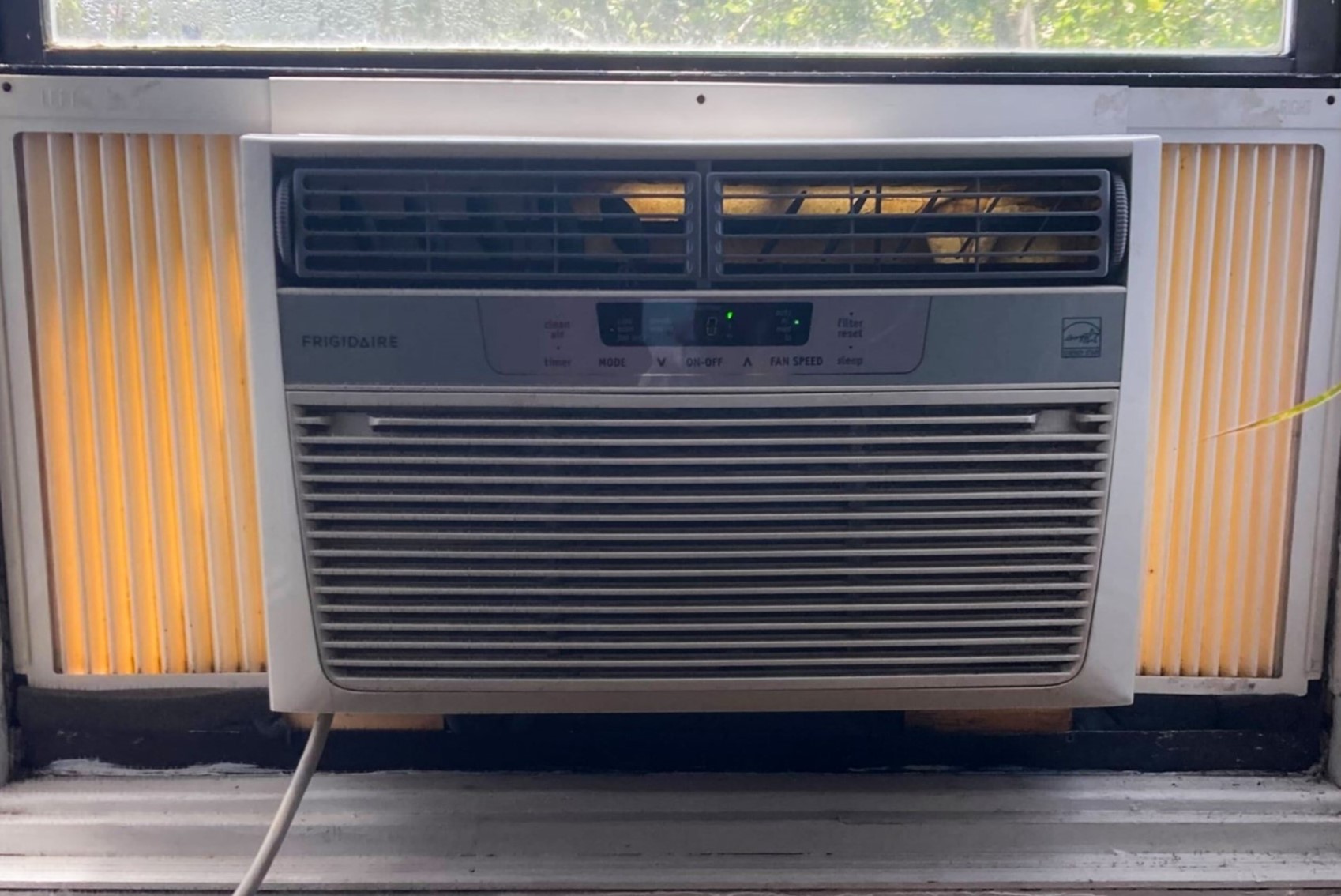 How To Clean A Frigidaire Air Conditioner Storables 1557