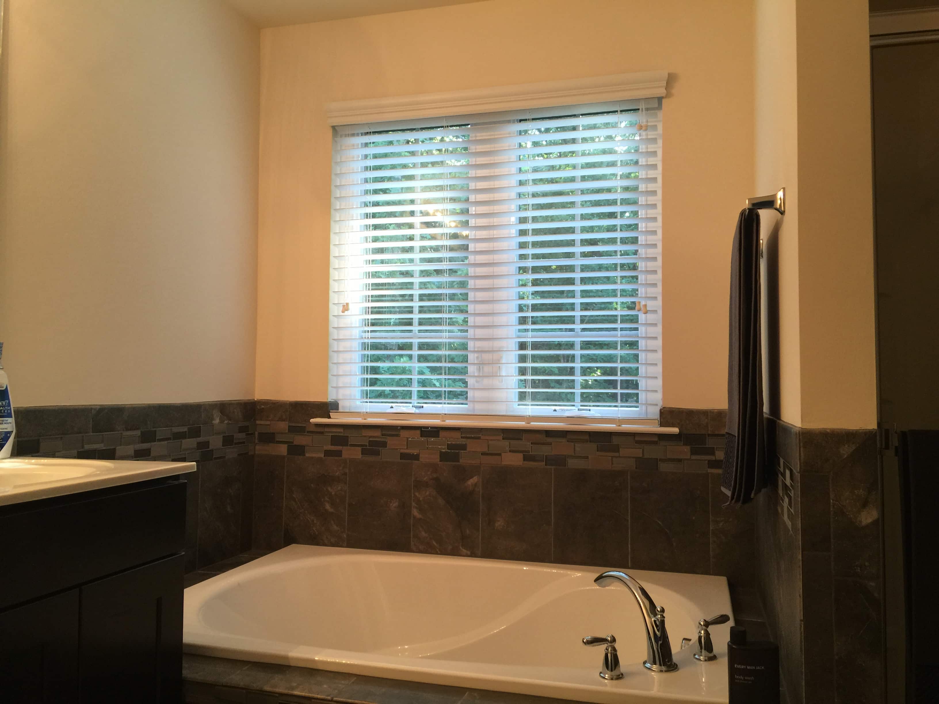 How To Clean Faux Wood Blinds In The Bathtub