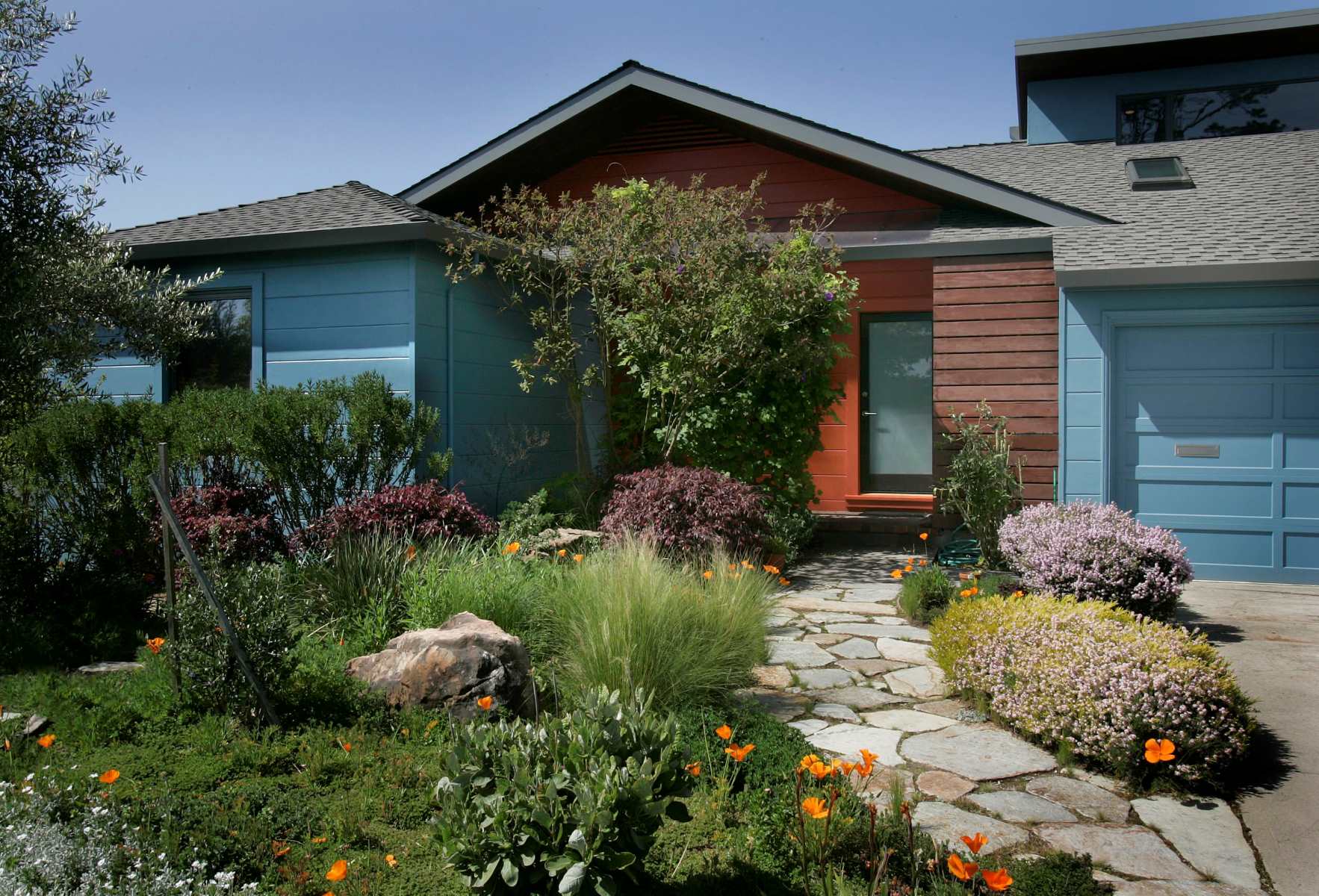 How To Design A Simple Ranch-Style Front Yard Landscape