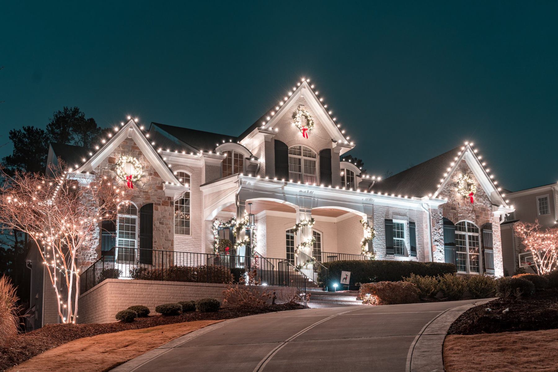 How To Design Christmas Lights On A House