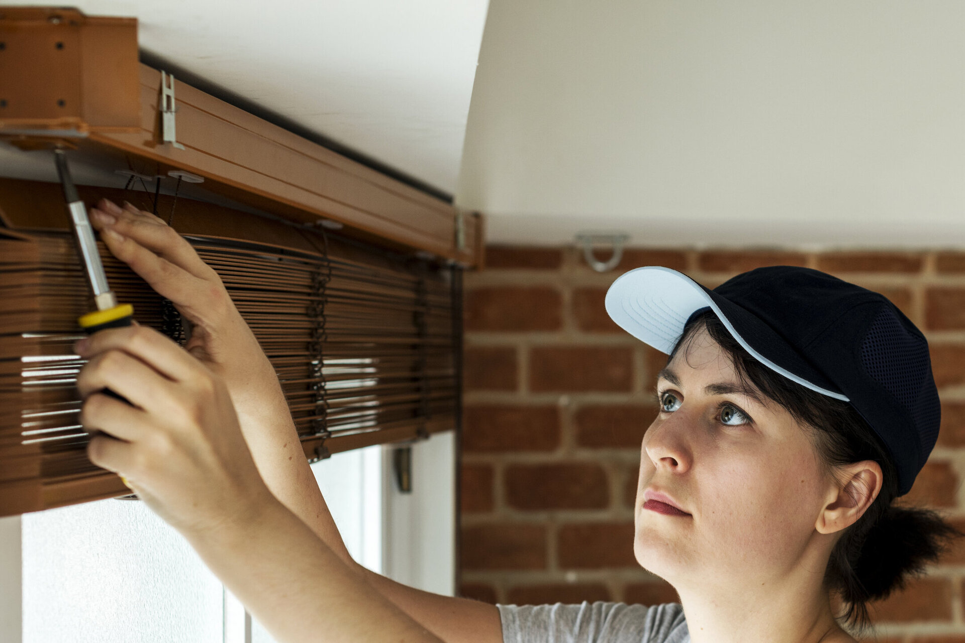 How To Detach Blinds