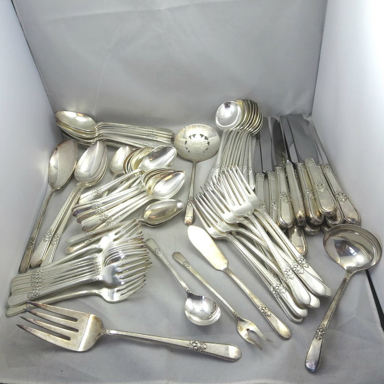 How To Determine If Rogers Silverware Is Authentic