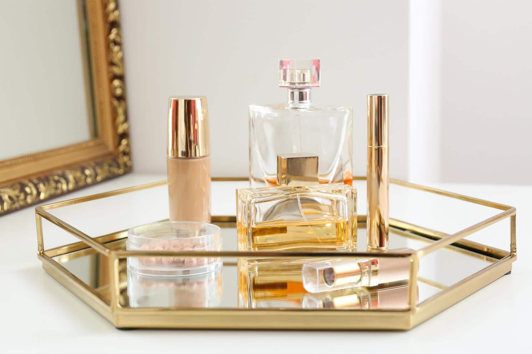 How To Display Perfume On A Dresser