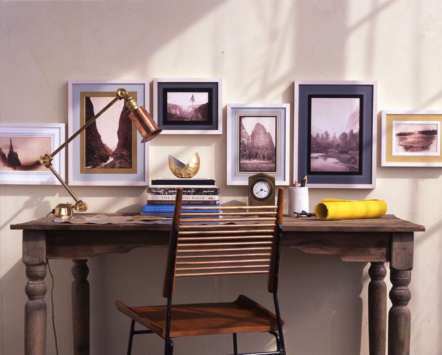 How To Display Picture Frames On A Table