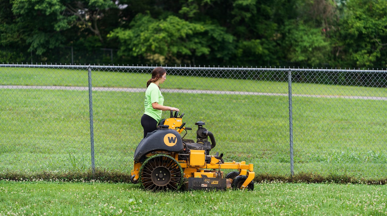 How To Estimate A Lawn Care Job In Huntsville, AL