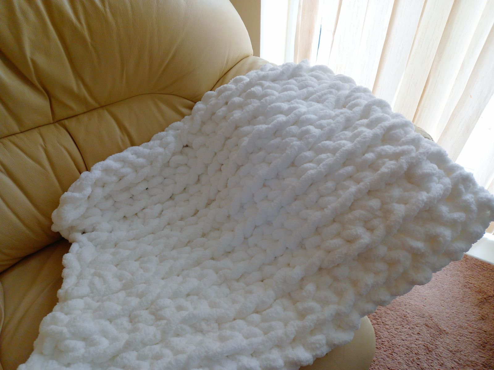 How To Hand Crochet A Blanket With Thick Yarn