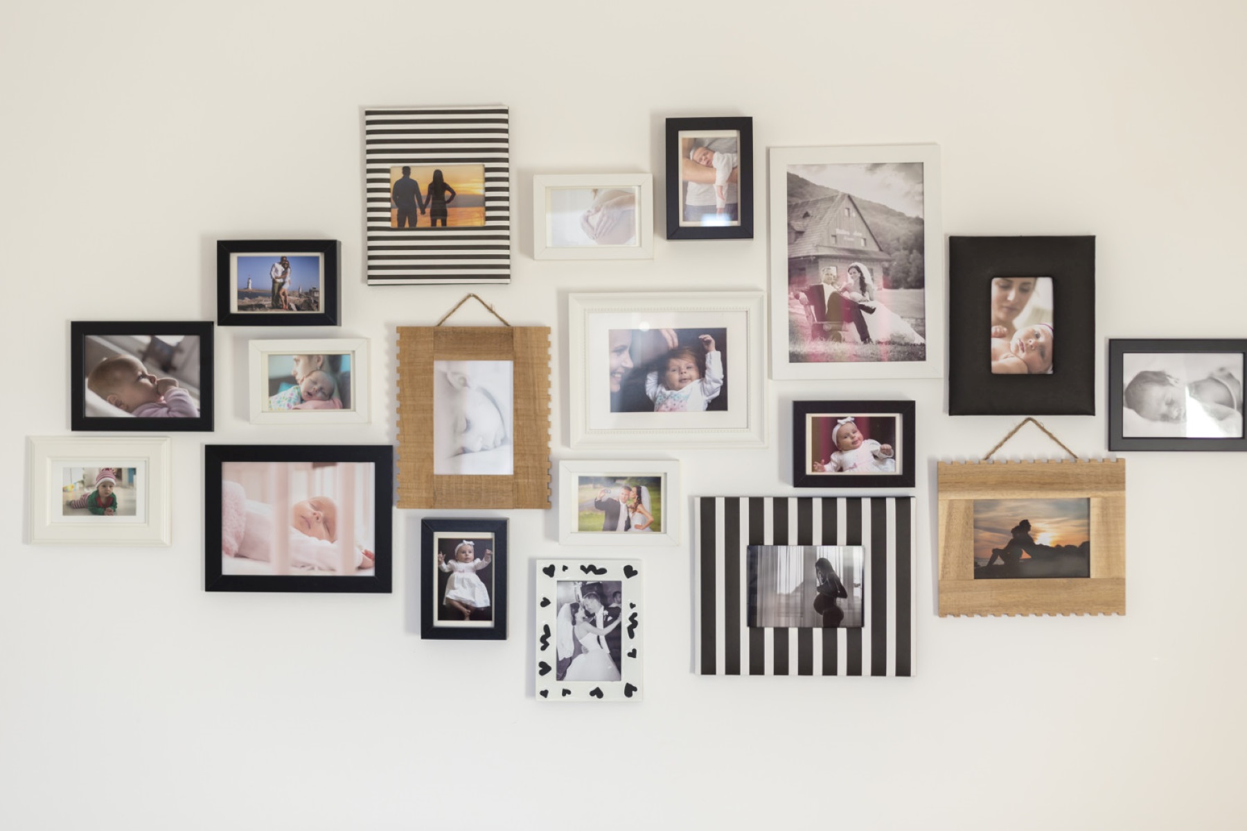 How To Hang Up Multiple Picture Frames