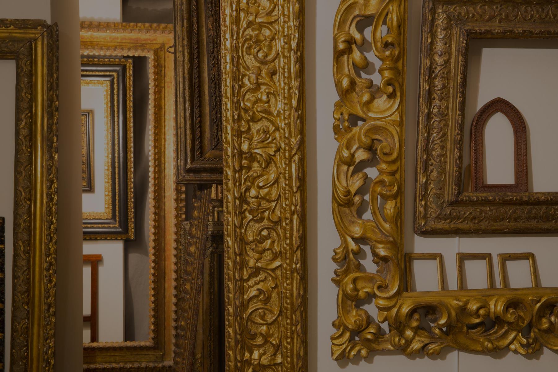 How To Identify Antique Picture Frames