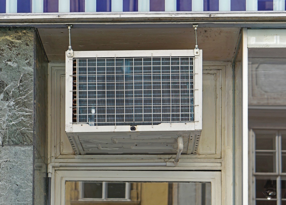 How To Keep Bugs From Coming Through Window Air Conditioner