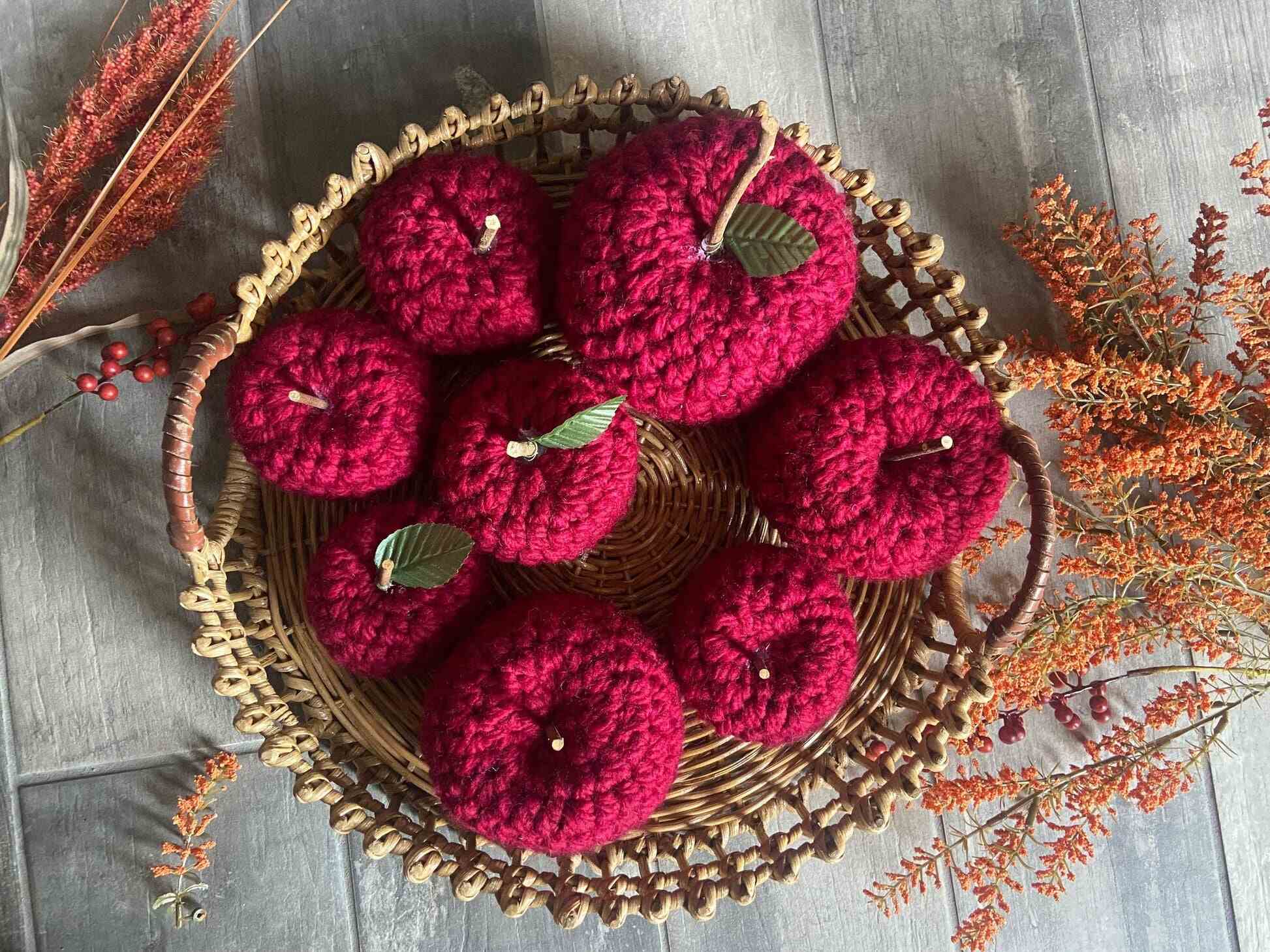 How To Knit An Apple Table Centerpiece