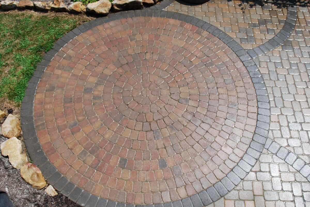How To Make A Circular Patio With Pavers